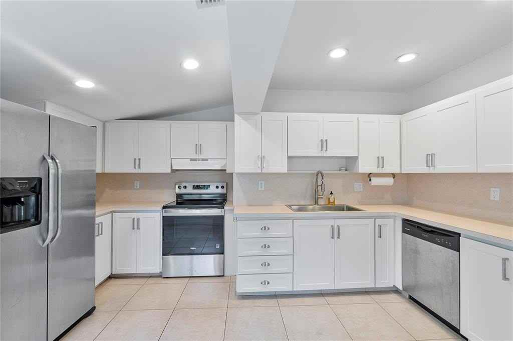 931 Sw 21st Ct - Photo 4 of 13