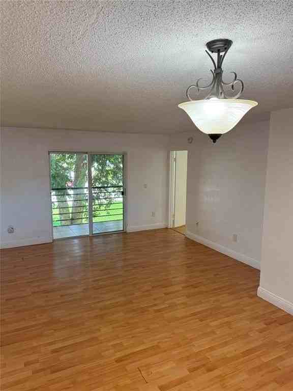 851 Ne 209th Ter #202 - Photo 7 of 28