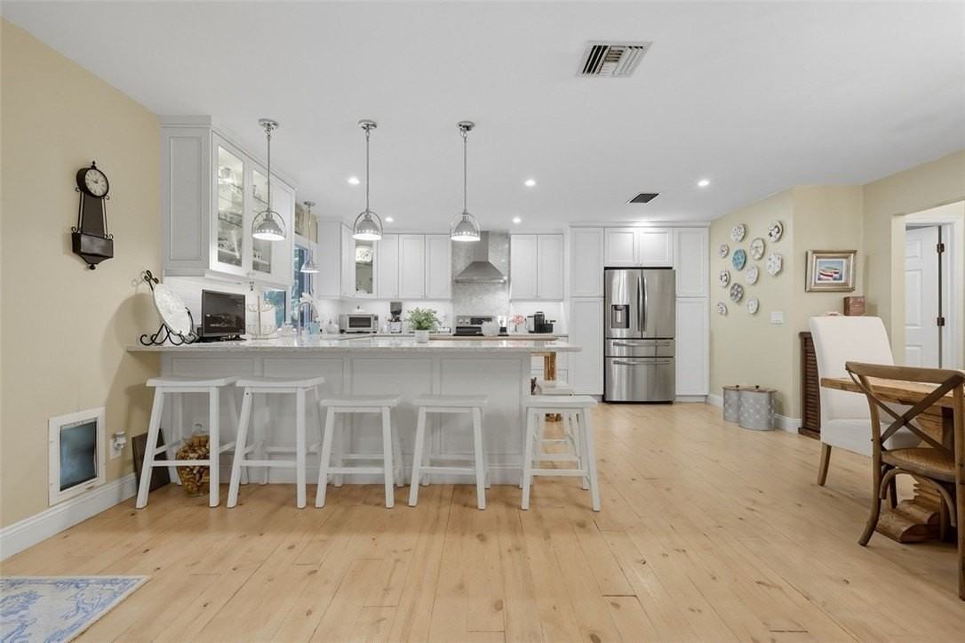 902 Tides Rd - Photo 2 of 25