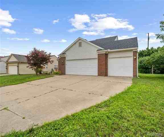 5864 Willow Ridge Dr - Photo 3 of 50