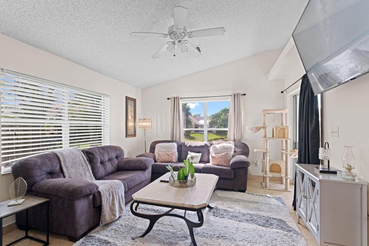 5078 Willow Pond Rd W - Photo 3 of 18