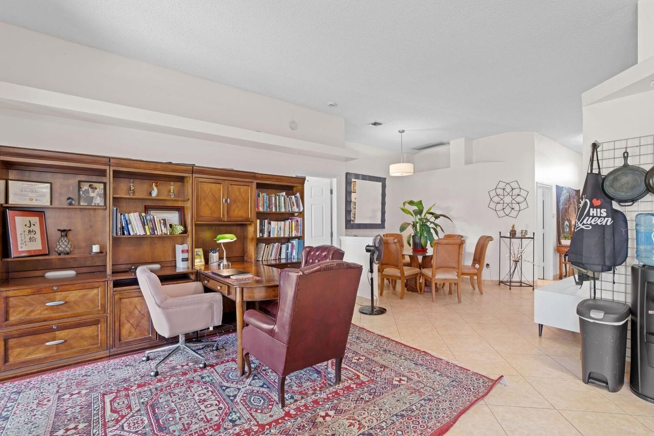 5078 Willow Pond Rd W - Photo 4 of 18