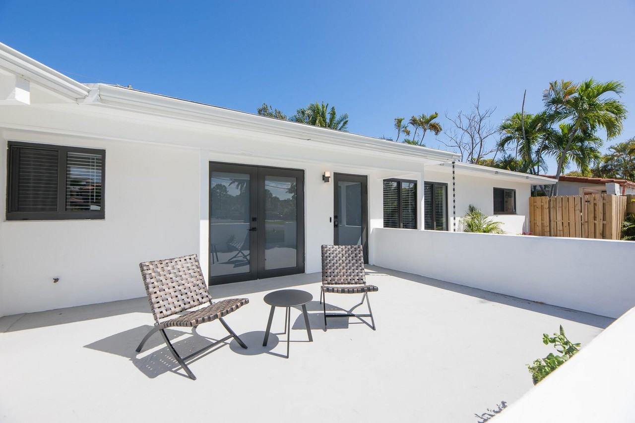 3000 Ne 21st Ter - Photo 2 of 17