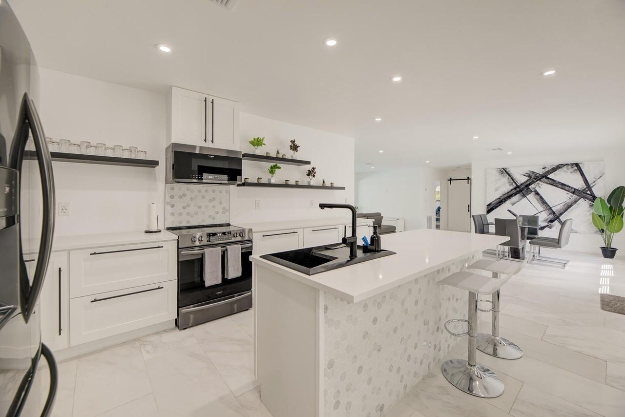 3000 Ne 21st Ter - Photo 7 of 17