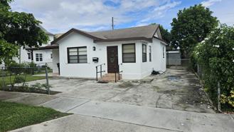 421 Ardmore Rd - Photo 1 of 1