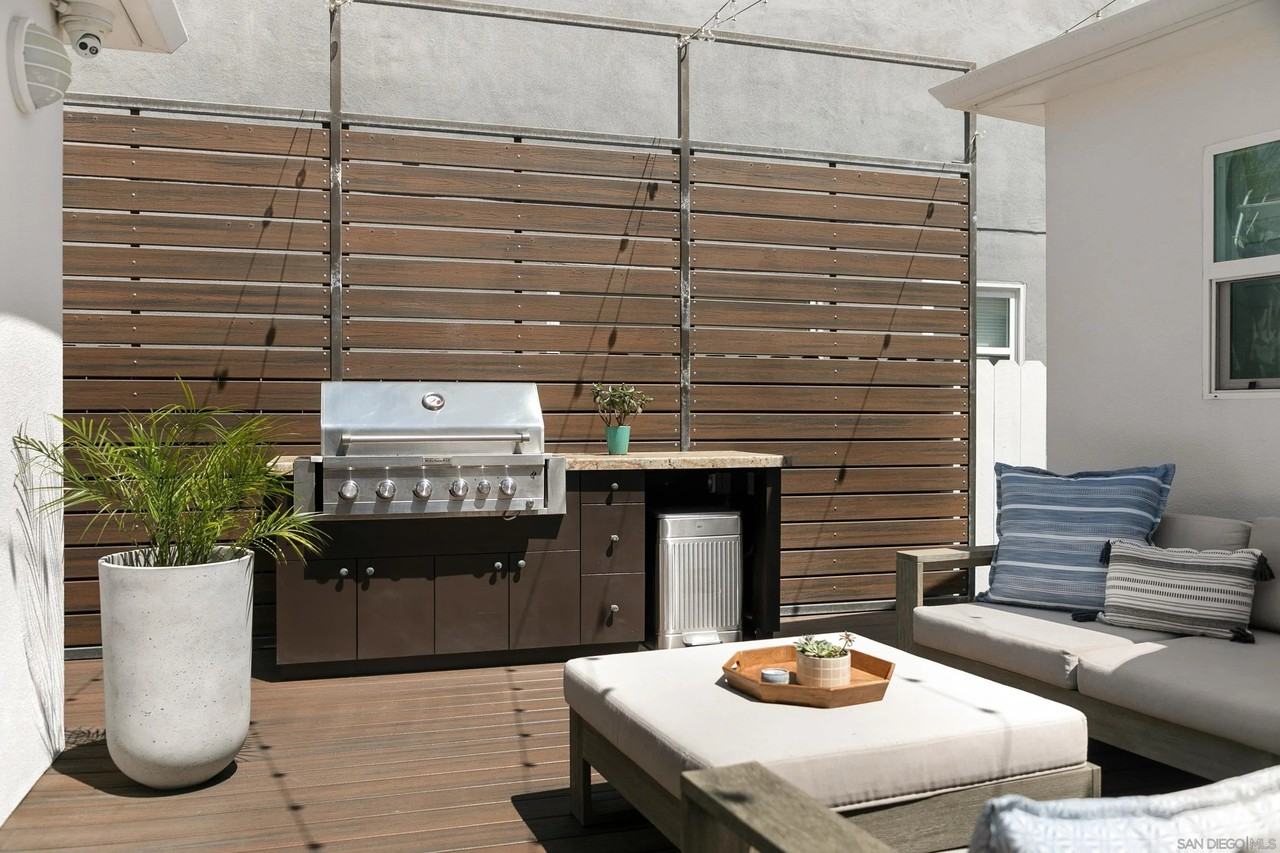 805 Brighton Ct - Photo 3 of 35