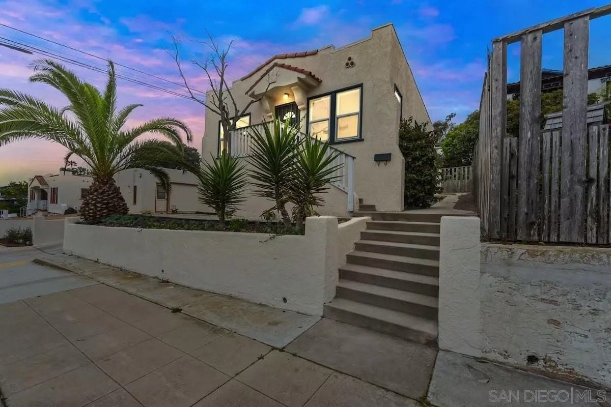 2147 Guizot St - Photo 2 of 21