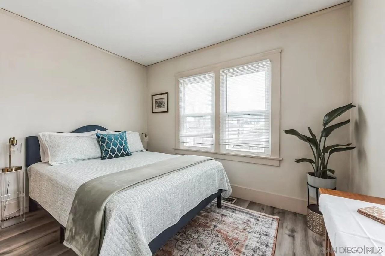 2147 Guizot St - Photo 4 of 21