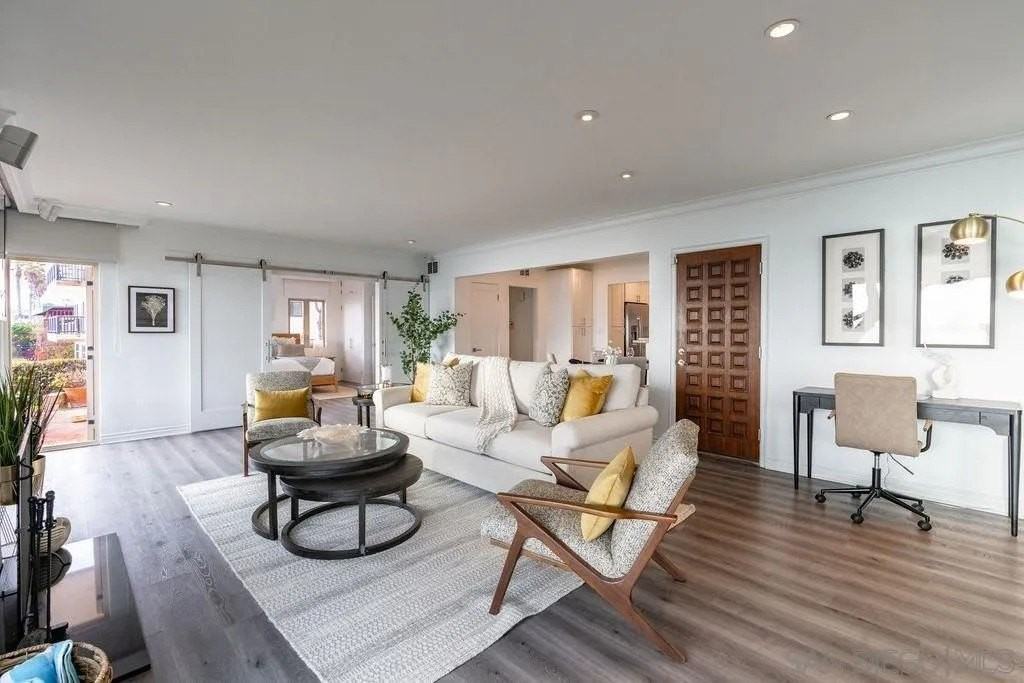 6529 Neptune Pl - Photo 7 of 24