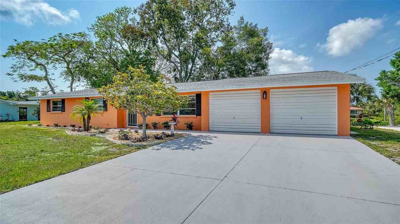 641 Coral Dr - Photo 3 of 50