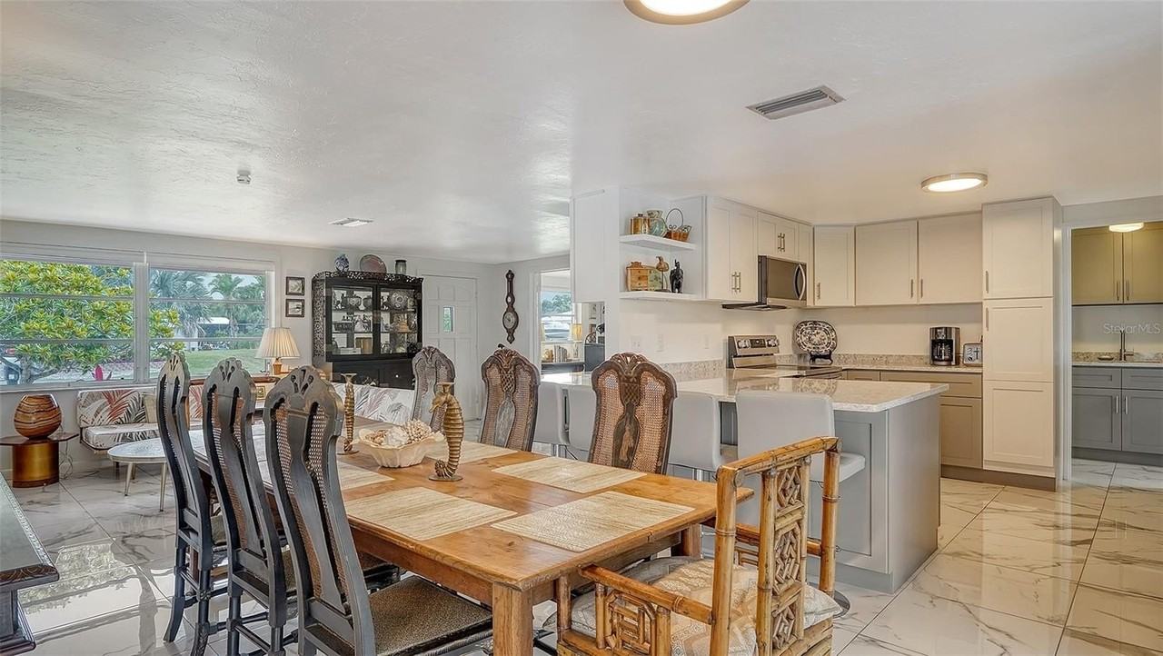 641 Coral Dr - Photo 7 of 50