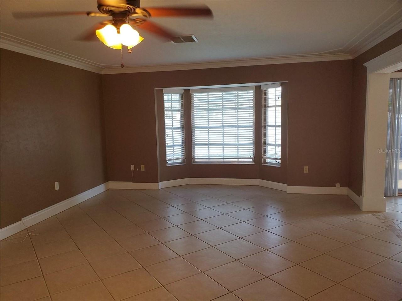 3331 Sea View St - Photo 2 of 18