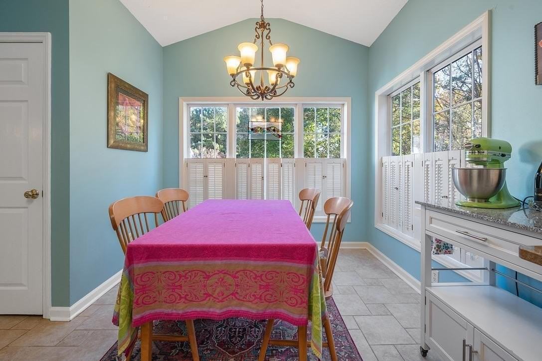 2412 Laurel Falls Ln - Photo 4 of 29