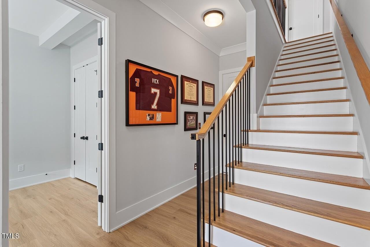 613 S West St - Photo 4 of 36