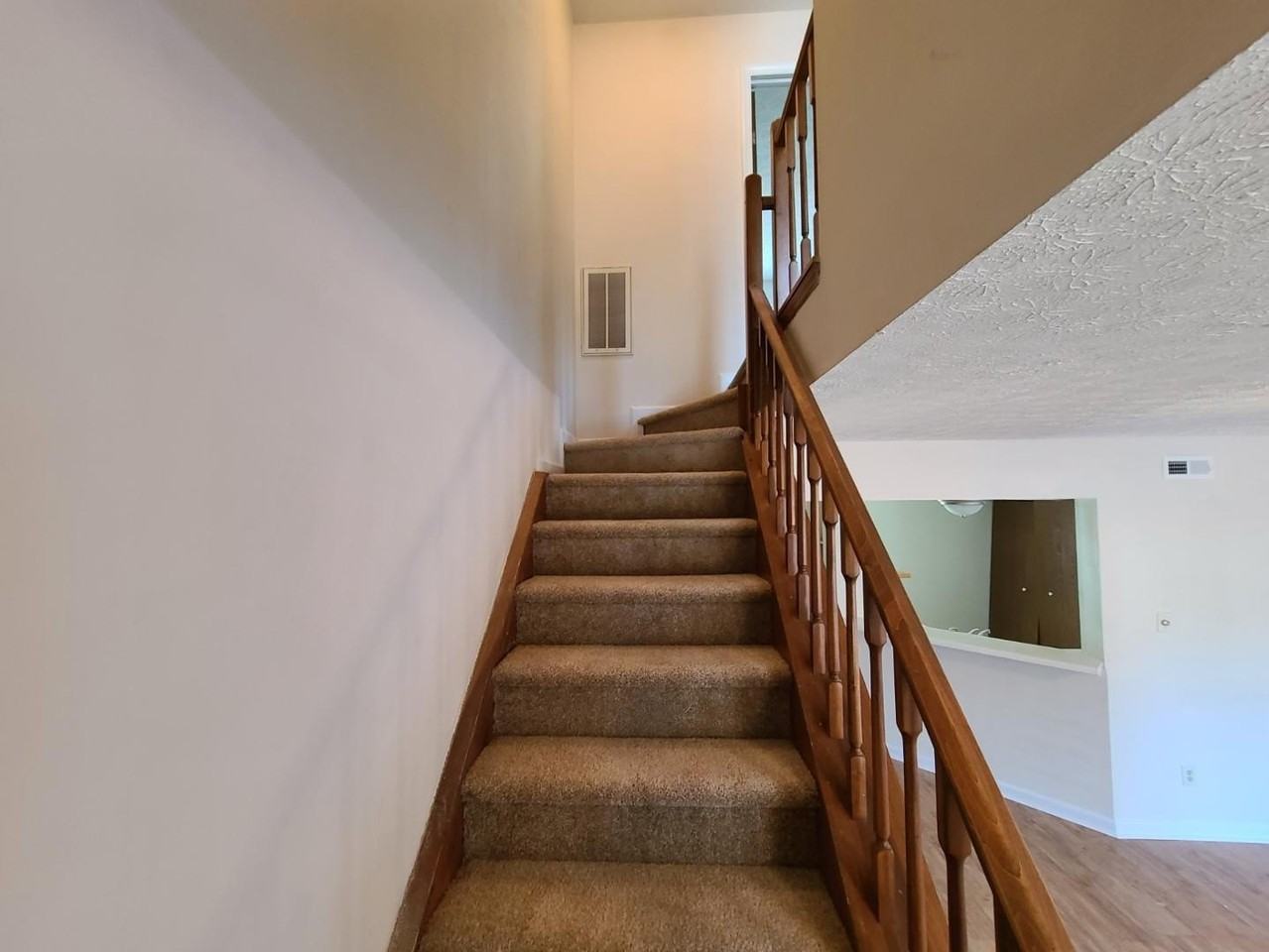 8122 Mcguire Dr - Photo 4 of 12