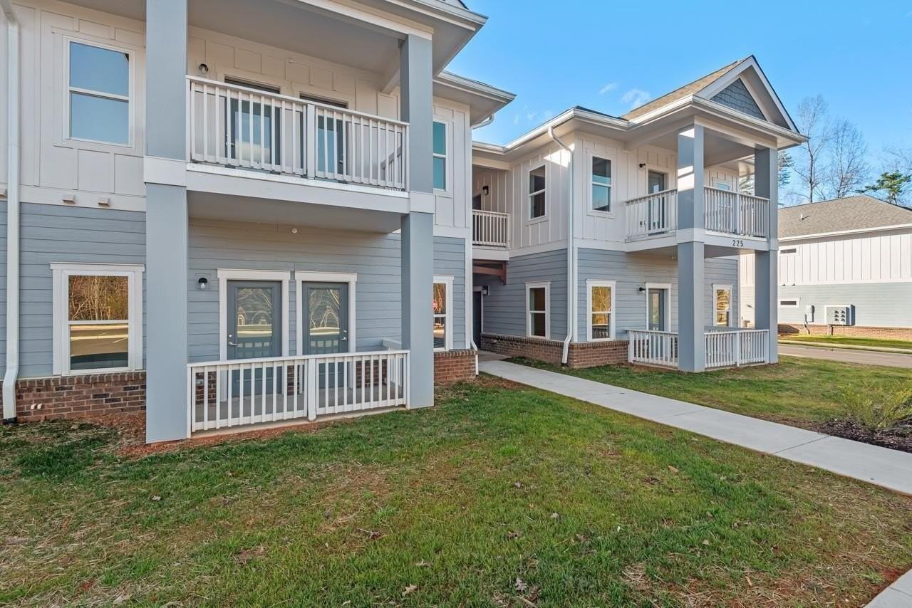 223 S Eleventh St Apt 103 #103 - Photo 2 of 41