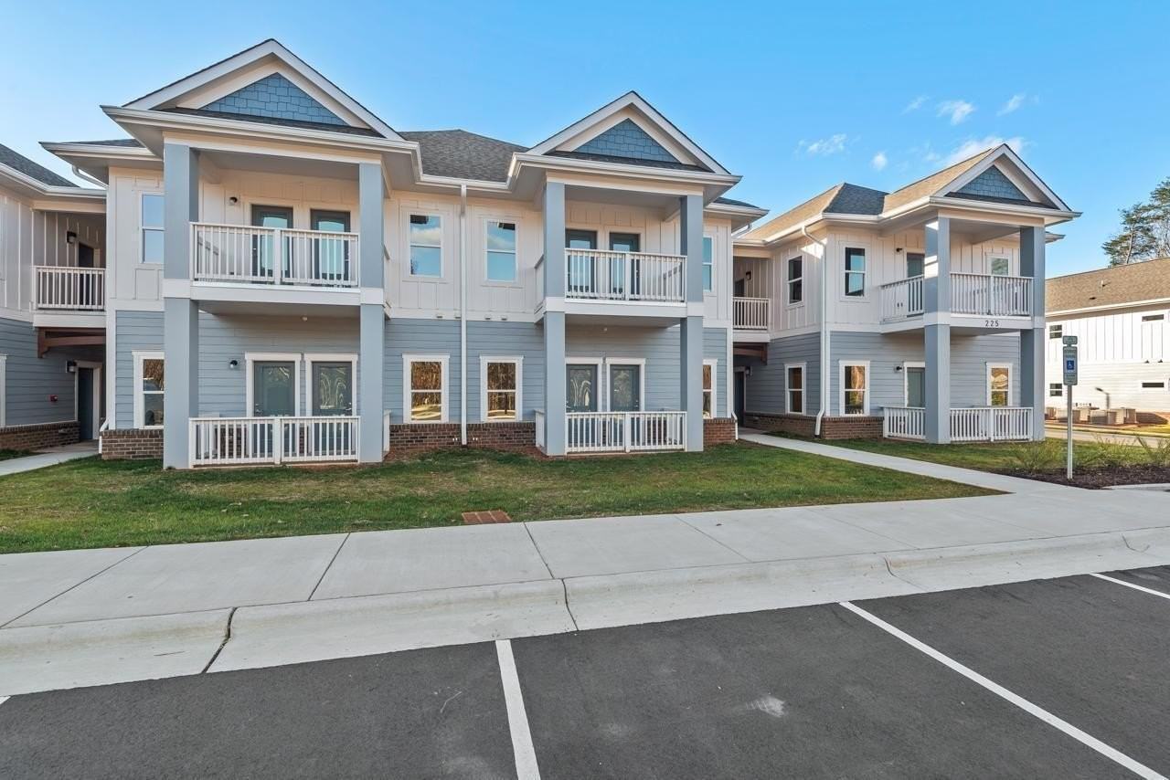 223 S Eleventh St Apt 103 #103 - Photo 4 of 41