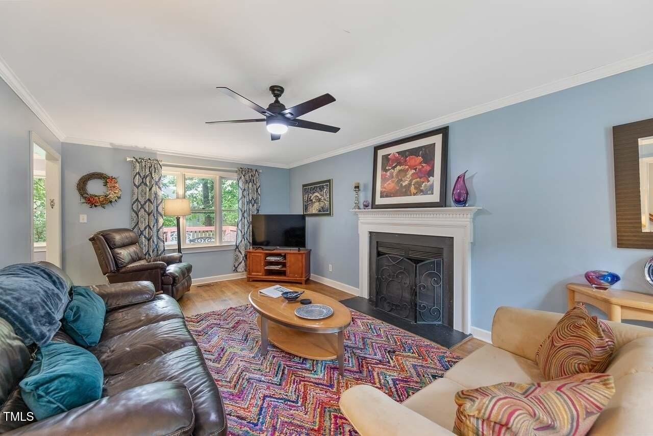 303 Cary Pines Dr - Photo 4 of 31