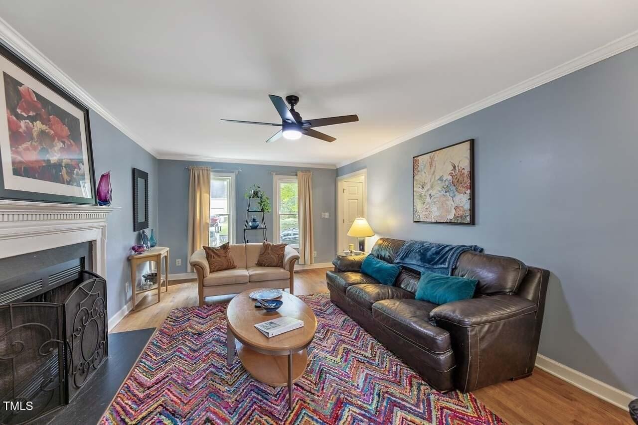 303 Cary Pines Dr - Photo 5 of 31