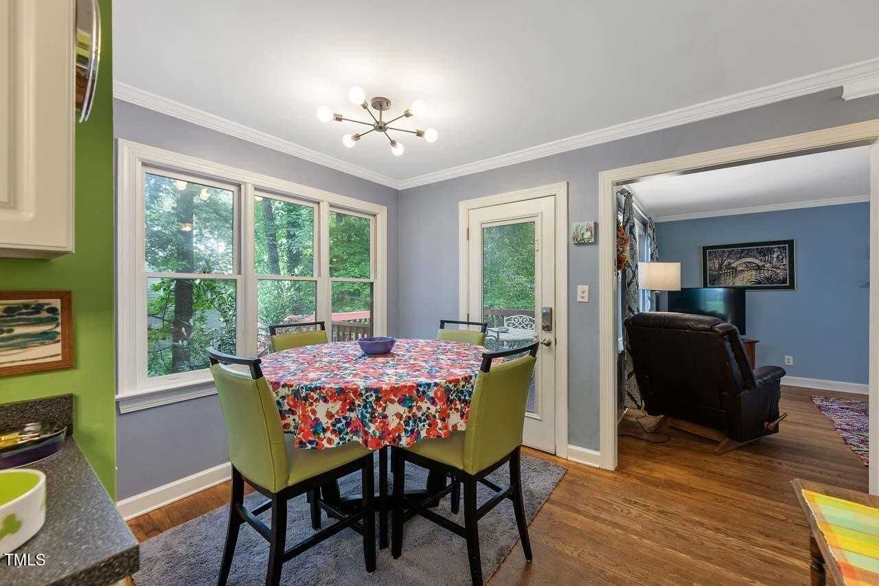 303 Cary Pines Dr - Photo 7 of 31