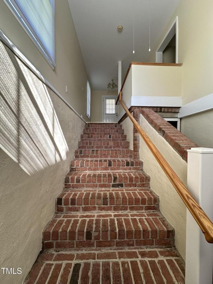 203 N Ninth St - Photo 7 of 10