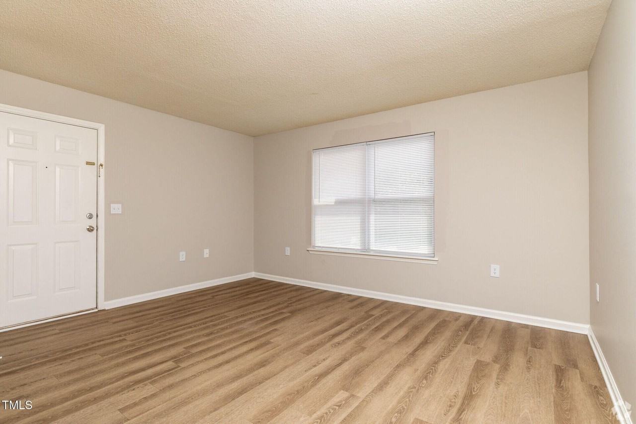 115 Holiday Park Rd Unit 2bed - Photo 3 of 16