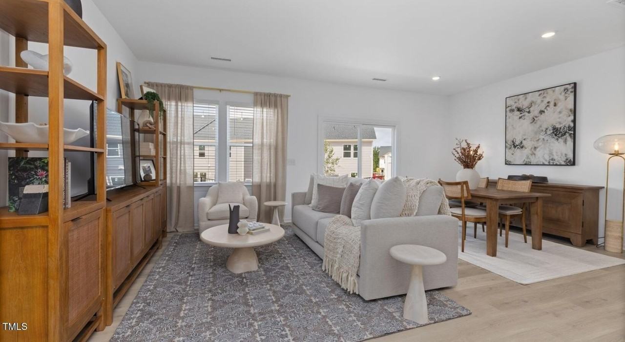 834 834 Macassar Lane unit: Holden - 37 - Photo 3 of 21