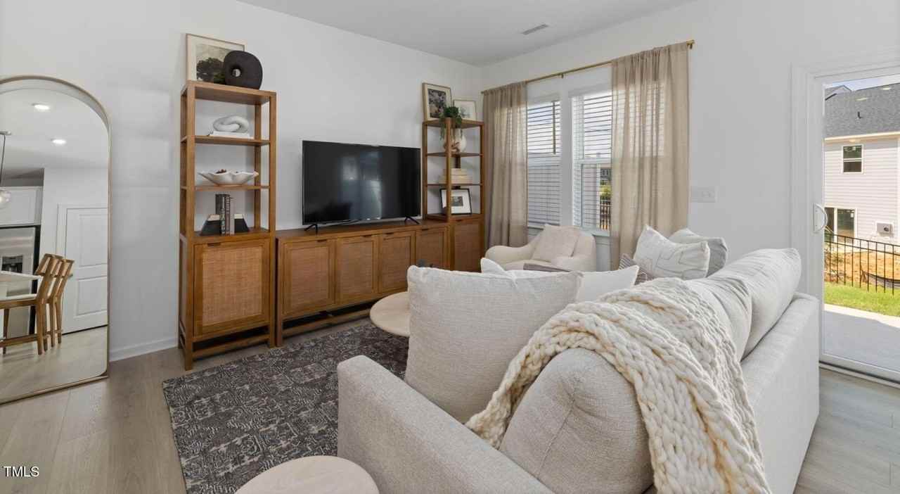 834 834 Macassar Lane unit: Holden - 37 - Photo 4 of 21