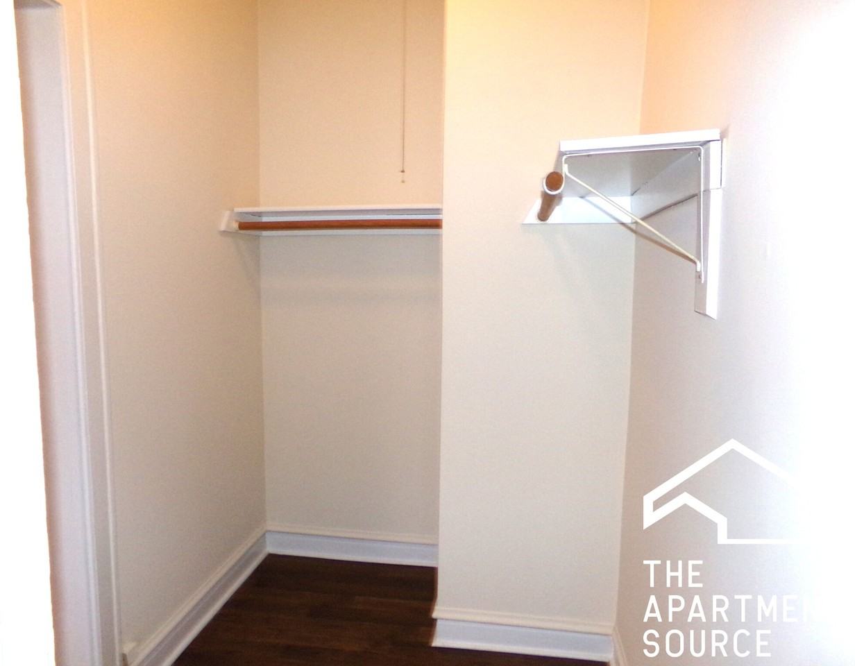 6916 N Lakewood Ave #210 - Photo 4 of 4