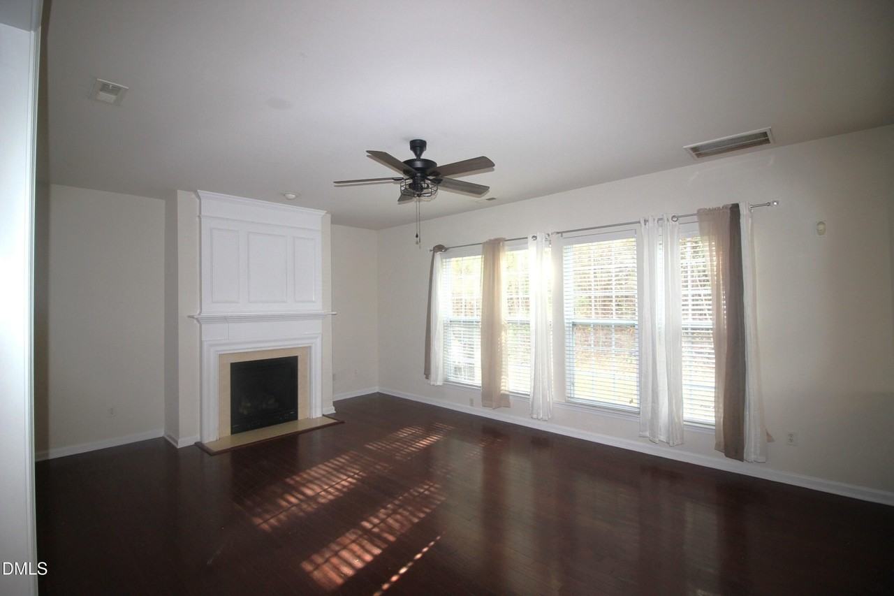 350 Euphoria Cir - Photo 7 of 31