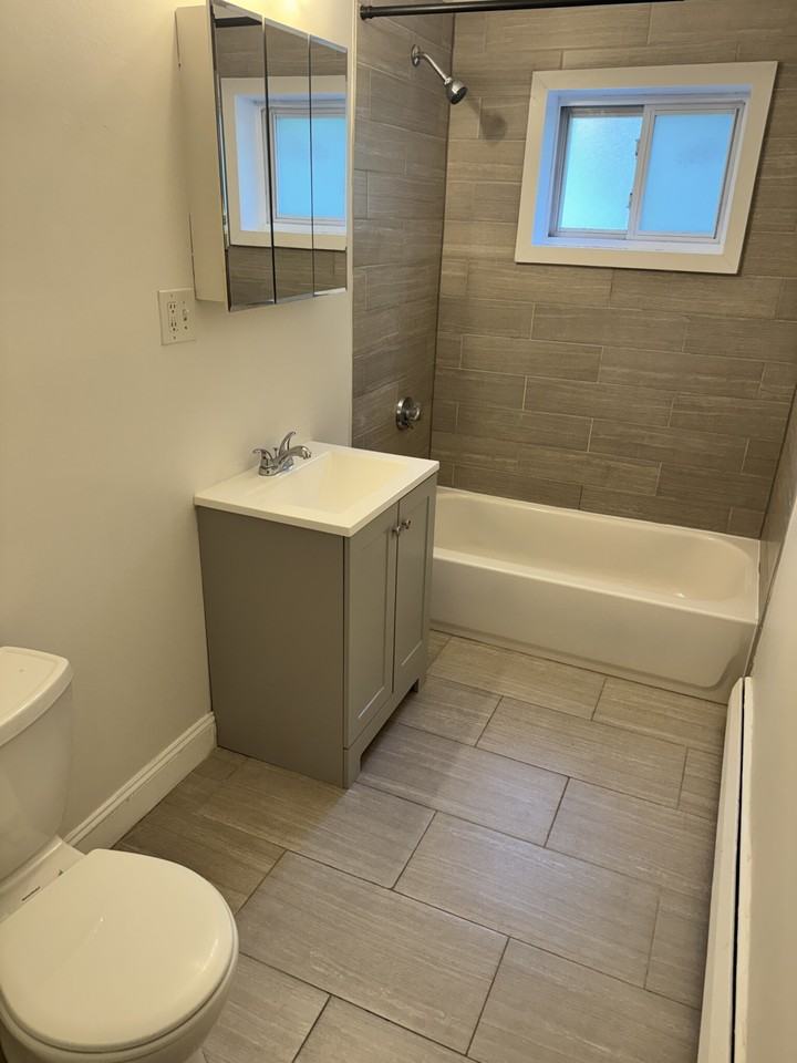 68 Chiswick Rd #4