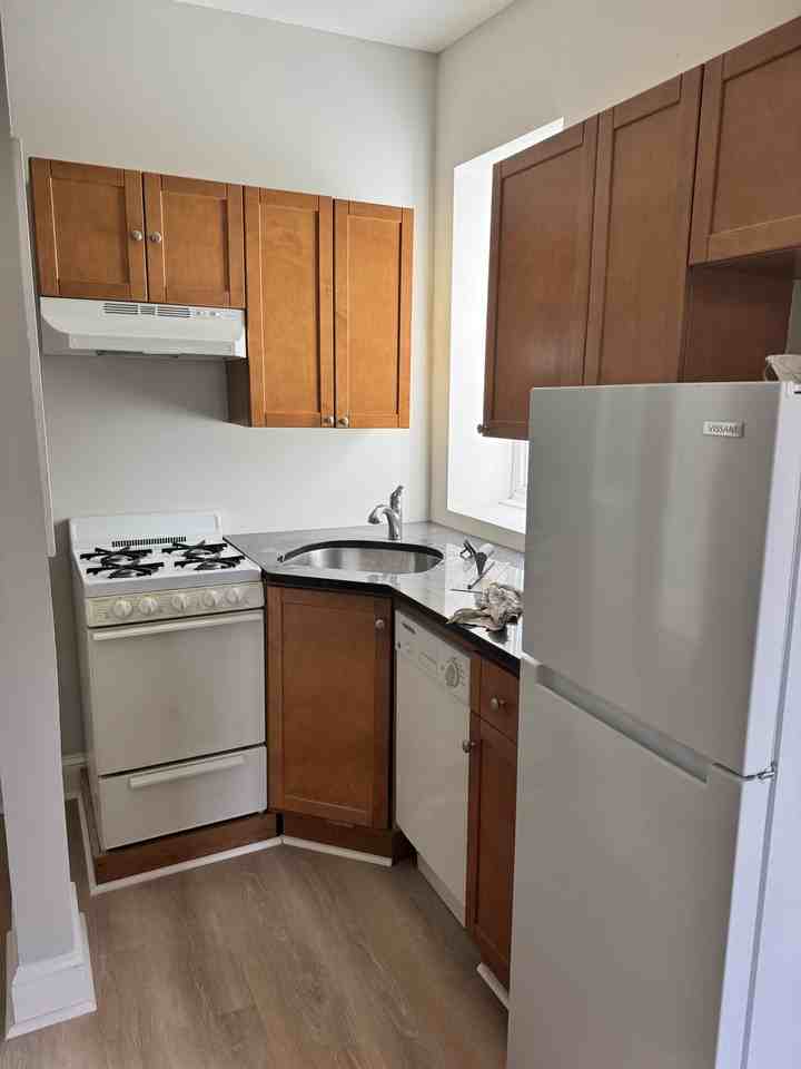 1196 Commonwealth Ave #17