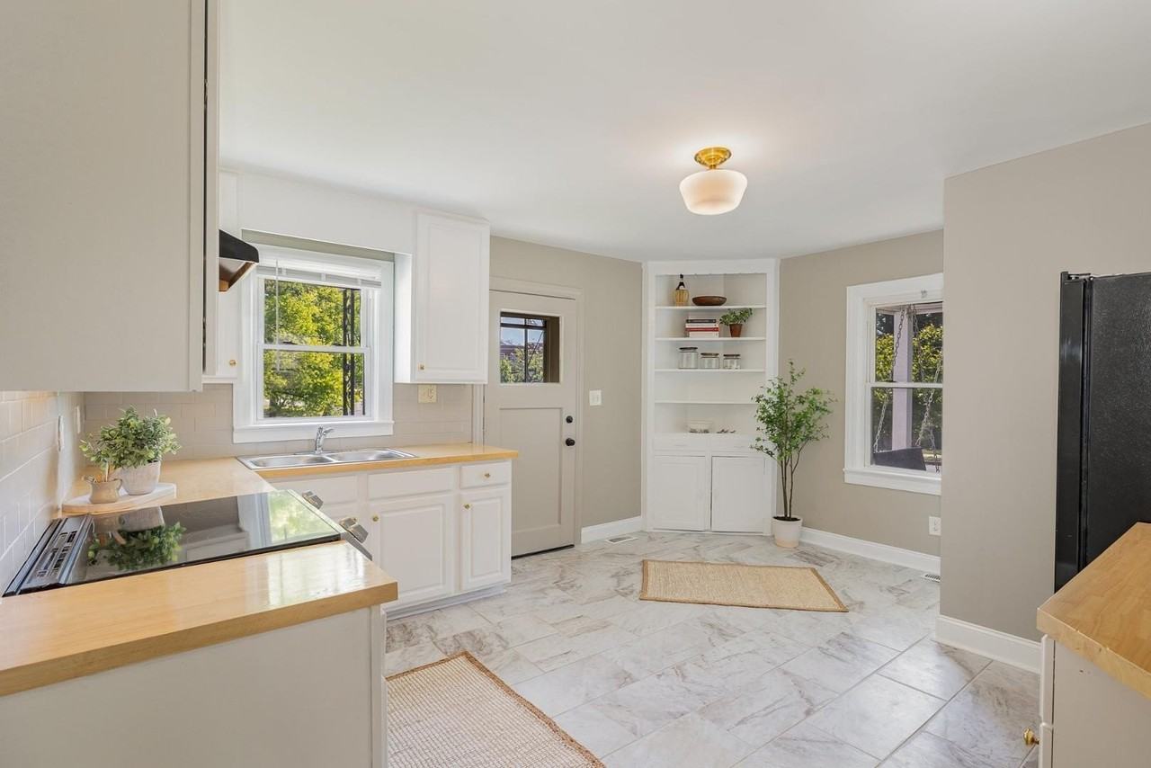 302 N Fayetteville St - Photo 2 of 17