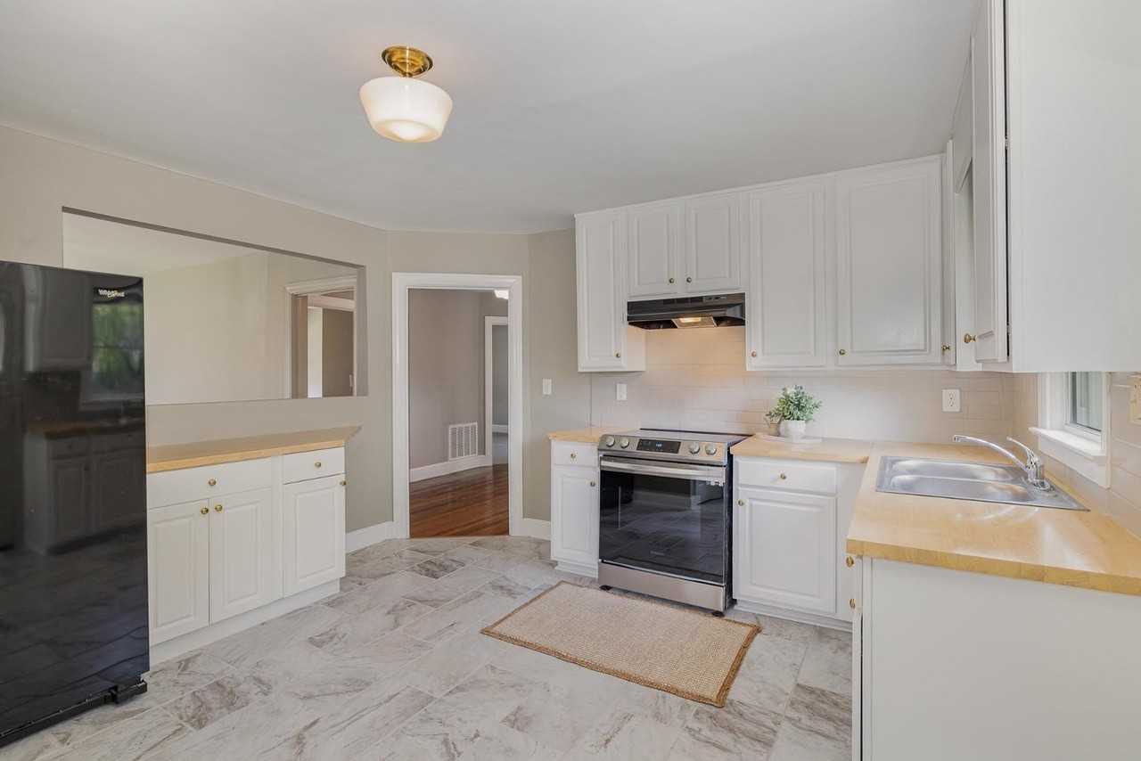 302 N Fayetteville St - Photo 5 of 17