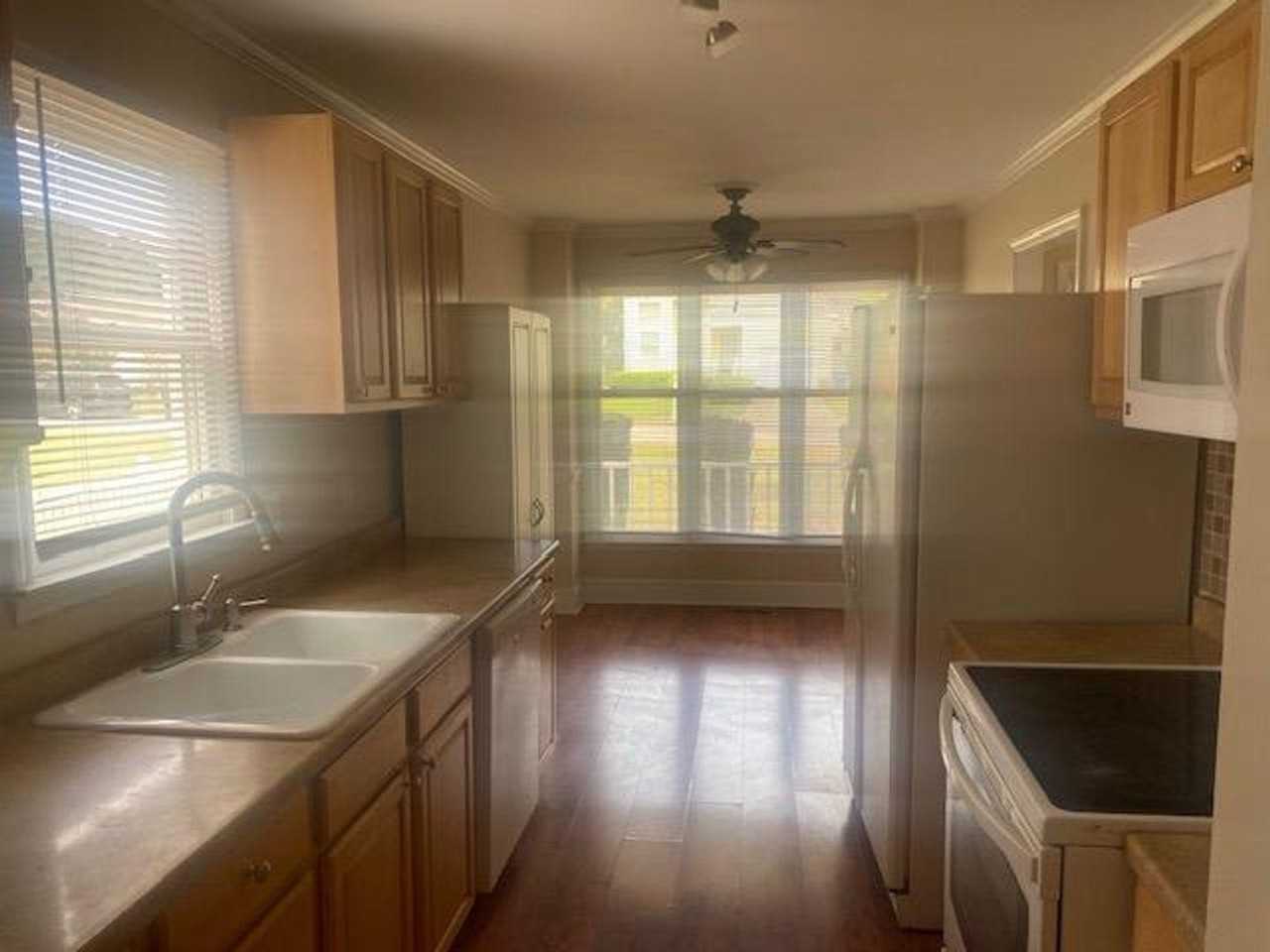 1917 Carthage Cir - Photo 7 of 19