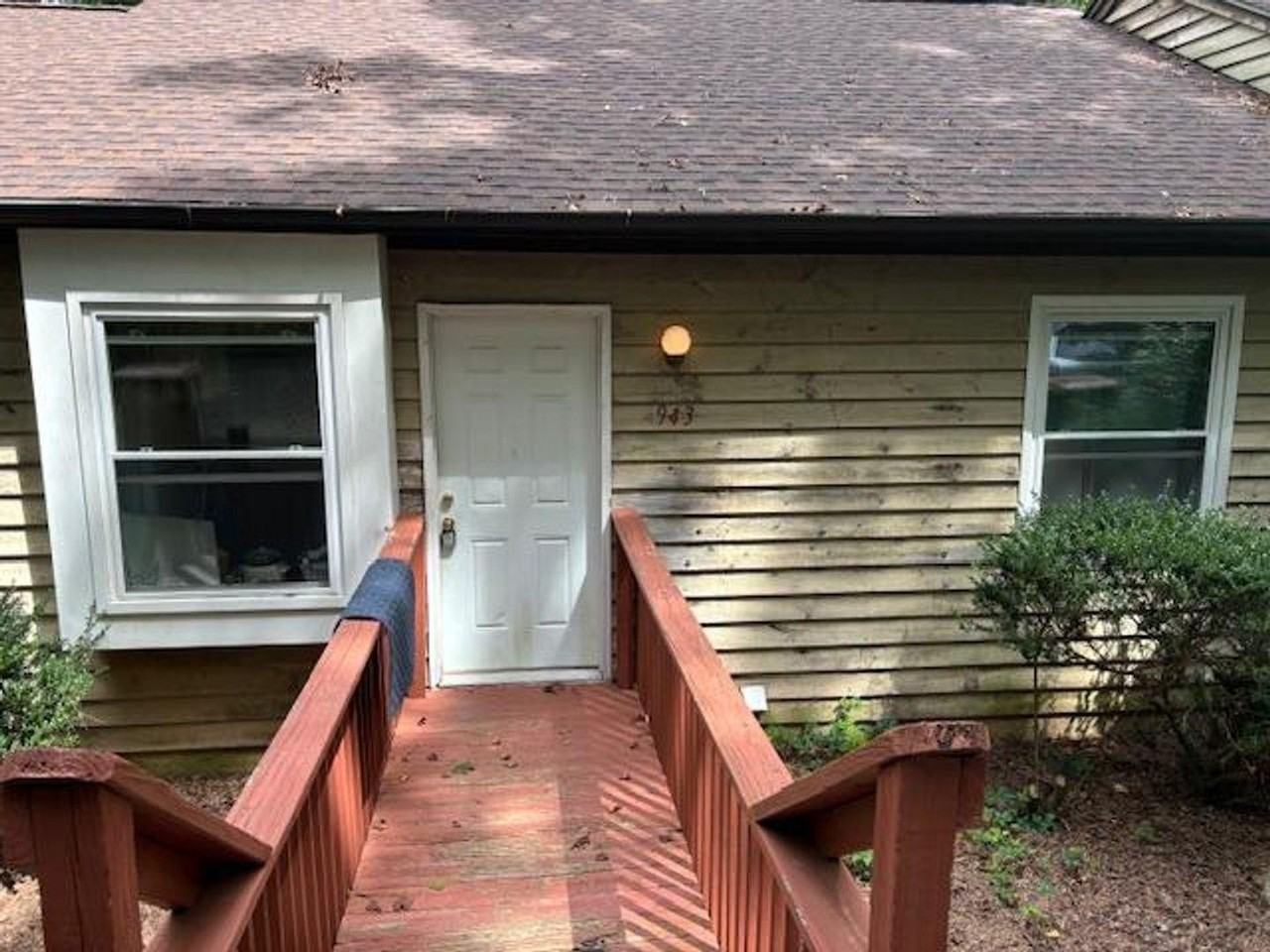 943 W Chatham St - Photo 2 of 11