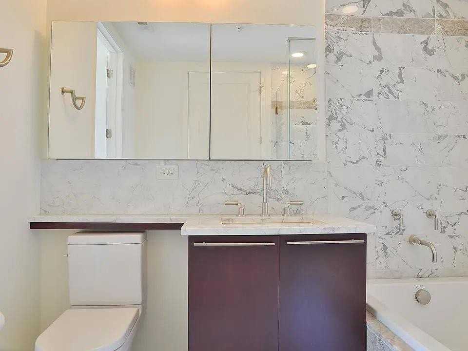 122 N Harrington St Unit 1115 #1115 - Photo 5 of 8