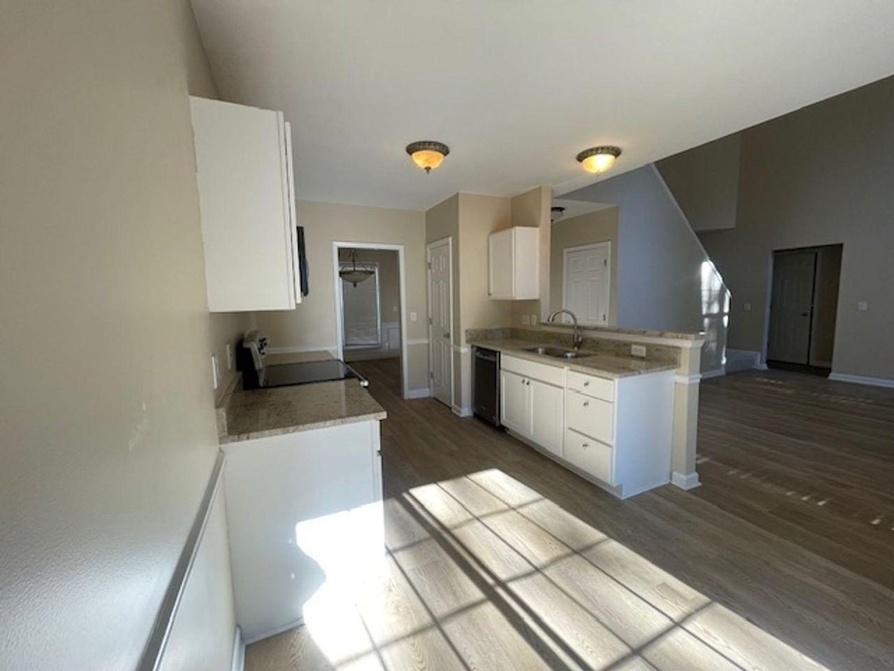 125 Solstice Cir - Photo 3 of 5