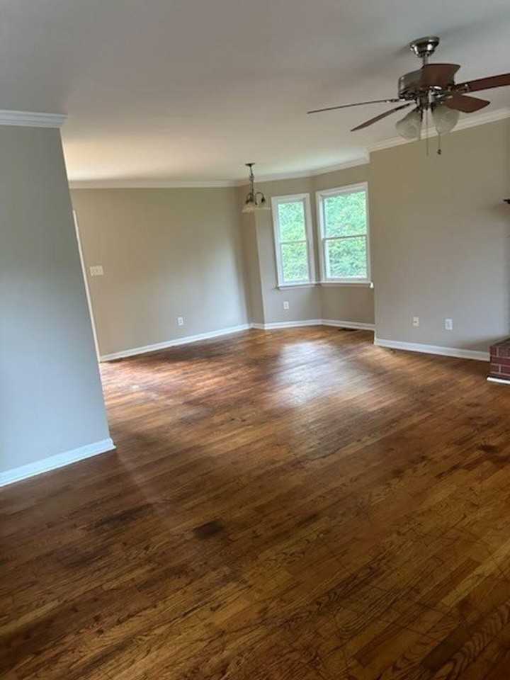 105 Starmount Rd - Photo 2 of 12