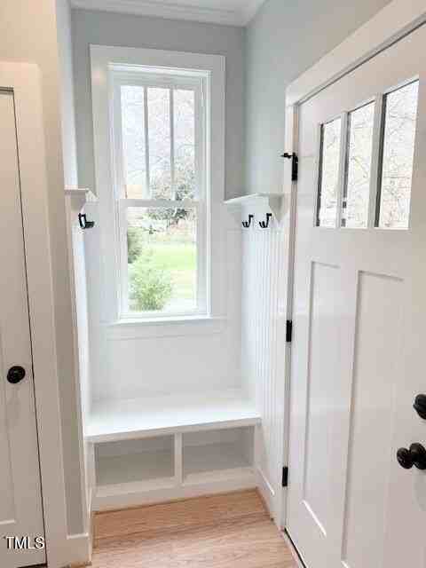 563 N Nash St - Photo 5 of 22