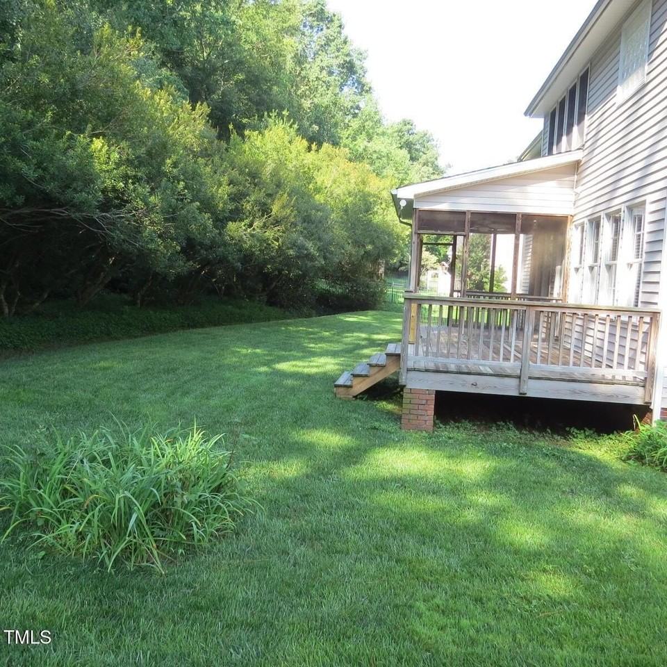 215 Stone Monument Dr - Photo 2 of 20