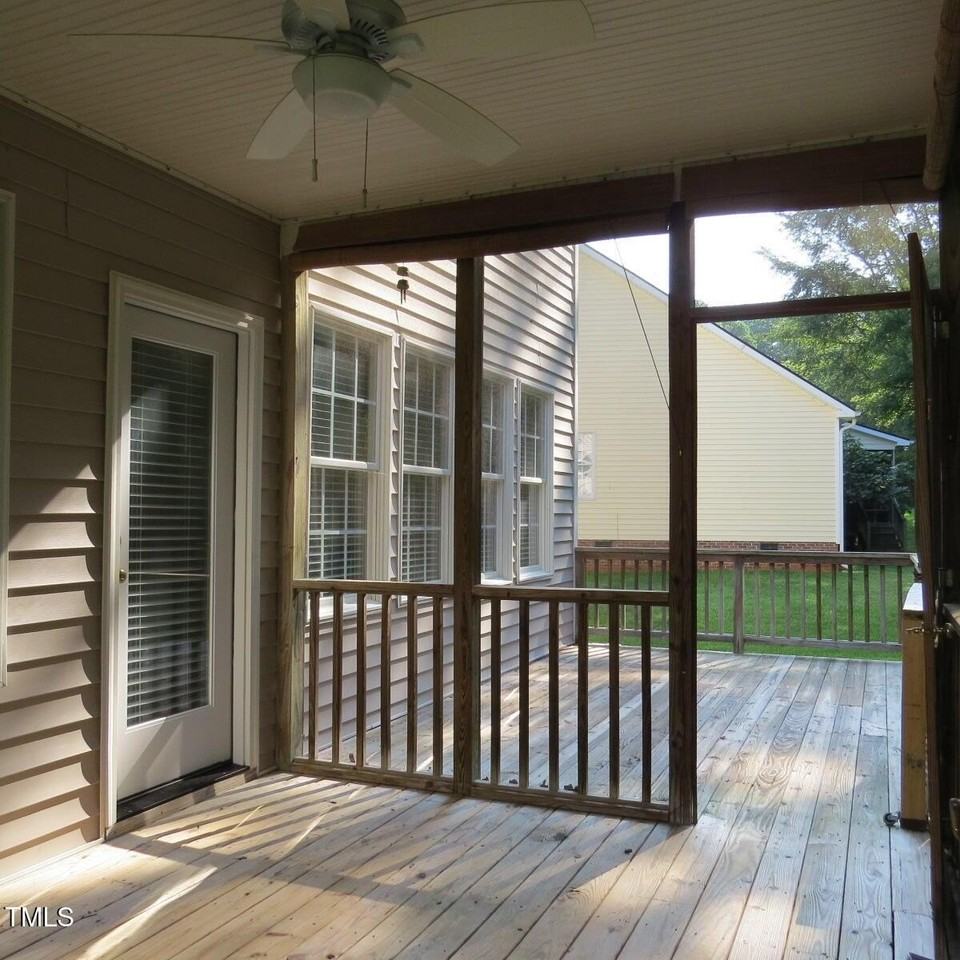 215 Stone Monument Dr - Photo 3 of 20