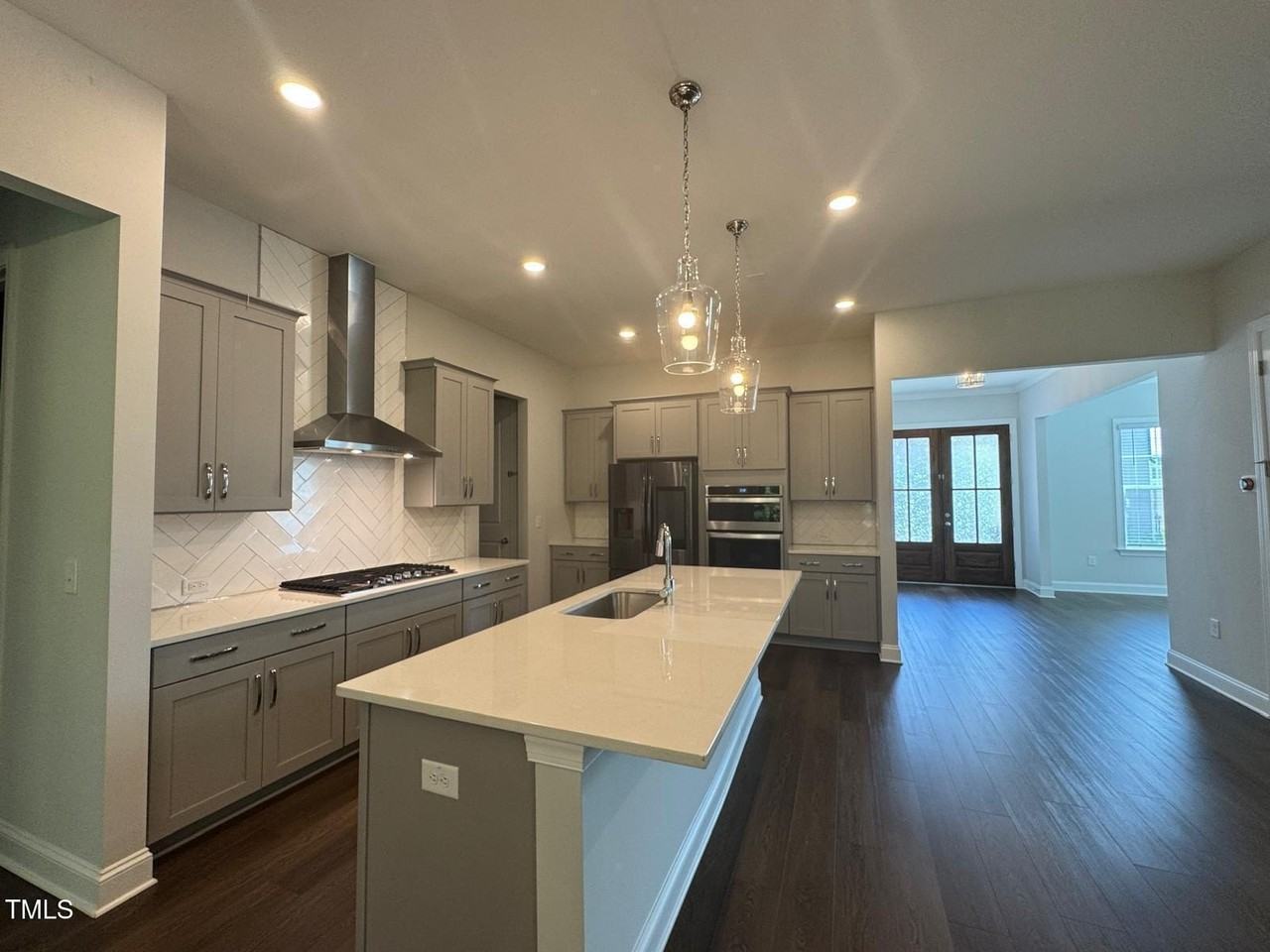 1105 Village View Ln - Photo 4 of 26