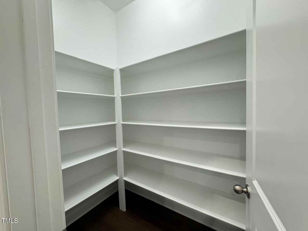 1105 Village View Ln - Photo 5 of 26