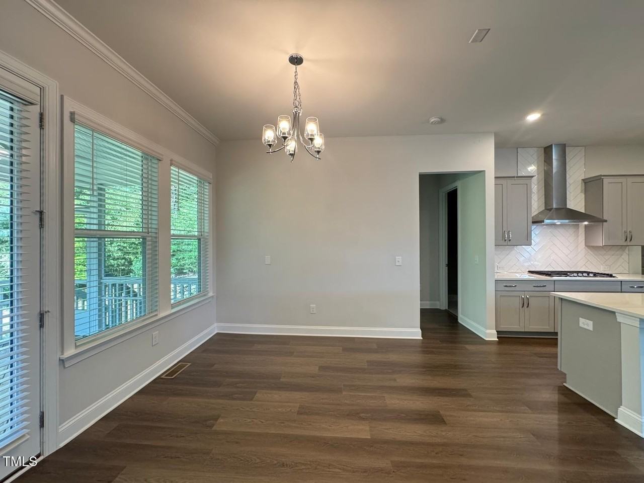 1105 Village View Ln - Photo 7 of 26