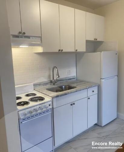 176 N Beacon St #1A - Photo 2 of 7