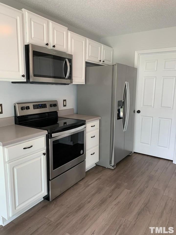 6120 Saybrooke Dr - Photo 4 of 7