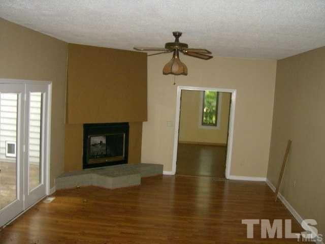 4623 Renfrew Dr - Photo 2 of 19