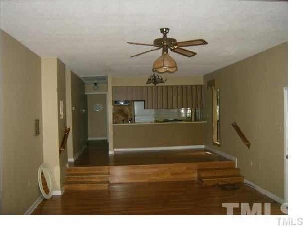 4623 Renfrew Dr - Photo 4 of 19