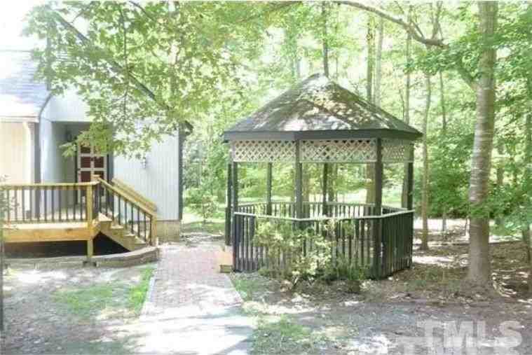 4623 Renfrew Dr - Photo 7 of 19